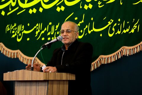 تصاویر / دیدار جمعی از مداحان وشاعران اهل بیت علیهم السلام با نماینده ولی فقیه در استان قزوین