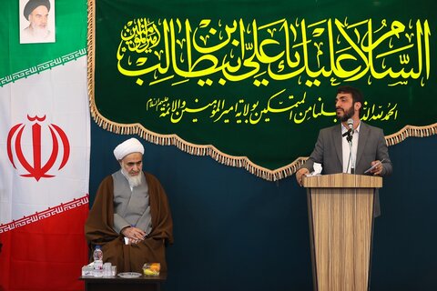 تصاویر / دیدار جمعی از مداحان وشاعران اهل بیت علیهم السلام با نماینده ولی فقیه در استان قزوین