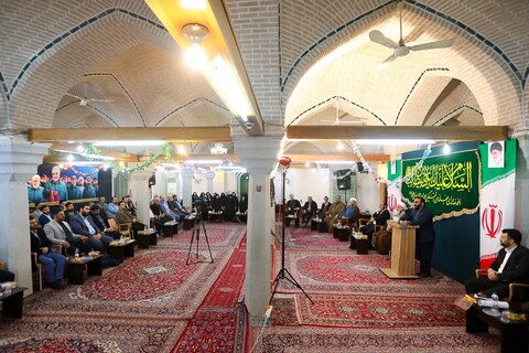 تصاویر / دیدار جمعی از مداحان وشاعران اهل بیت علیهم السلام با نماینده ولی فقیه در استان قزوین