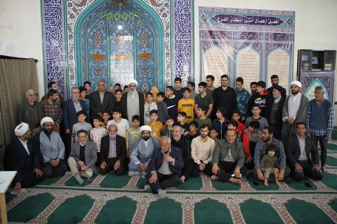 حضور نماینده ولی فقیه در بوشهر در جمع دانش آموزان معتکف مسجد شهید مصطفی خمینی(ره)