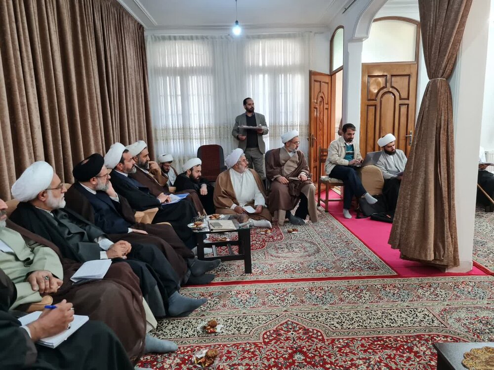 جلسه شورای معاونان در منزل آیت الله اعرافی جلسه شورای معاونان در منزل آیت الله اعرافی