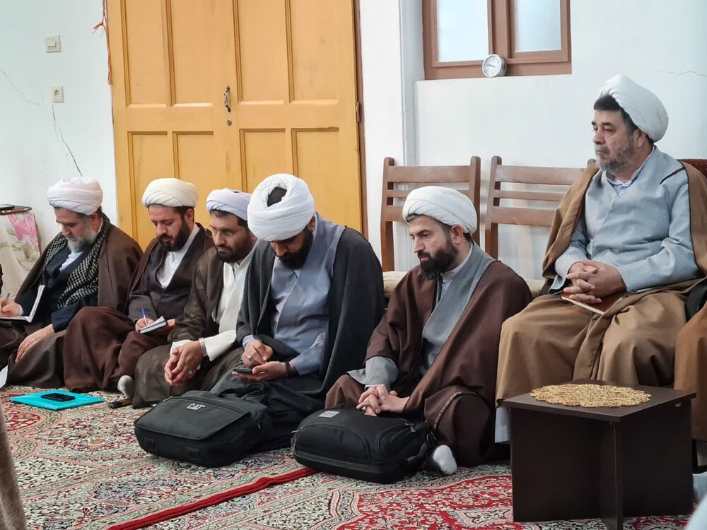 جلسه شورای معاونان در منزل آیت الله اعرافی جلسه شورای معاونان در منزل آیت الله اعرافی