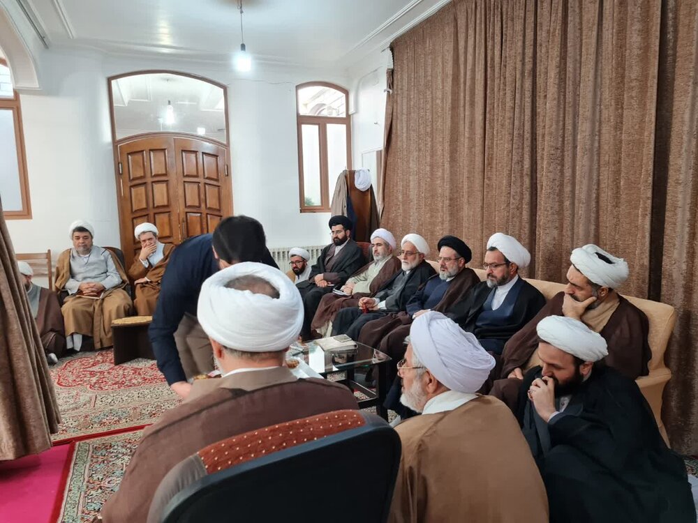 جلسه شورای معاونان در منزل آیت الله اعرافی جلسه شورای معاونان در منزل آیت الله اعرافی