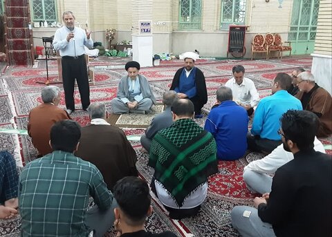 حضور نماینده ولی فقیه در لرستان در جمع معتکفین مسجد شهید مدنی خرم آباد