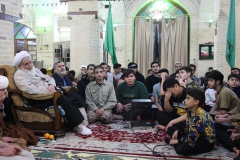 تصاویر/ حضور آیت الله علماء در جمع دانش آموزان مسجد عمادالدوله کرمانشاه