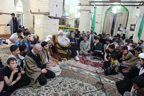 تصاویر/ حضور آیت الله علماء در جمع دانش آموزان مسجد عمادالدوله کرمانشاه