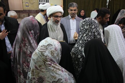 حضور امام جمعه بوشهر در جمع دختران دانش آموز معتکف