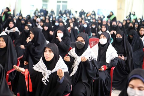 تصاویر /  اجتماع بزرگ دختران زینبی در همدان