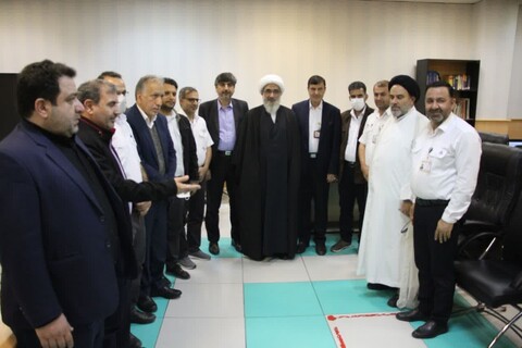 حضور امام جمعه بوشهر در سکوهای دریایی و پالایشگاه های منطقه پارس جنوبی