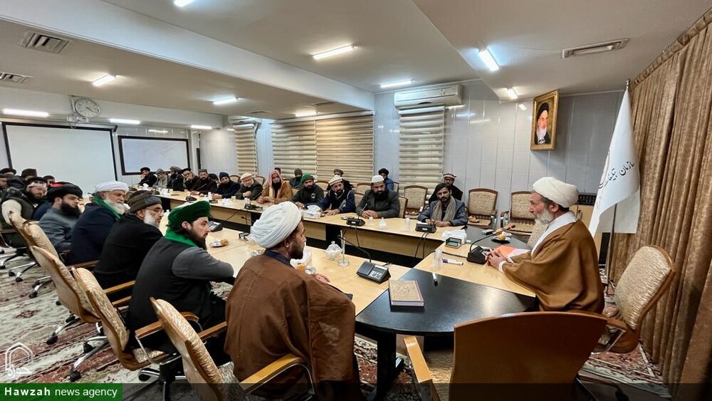 ईरान में सुन्नी लोगों को बराबरी का हक दिया गया हैः ़डॉ हसन ज़मानी