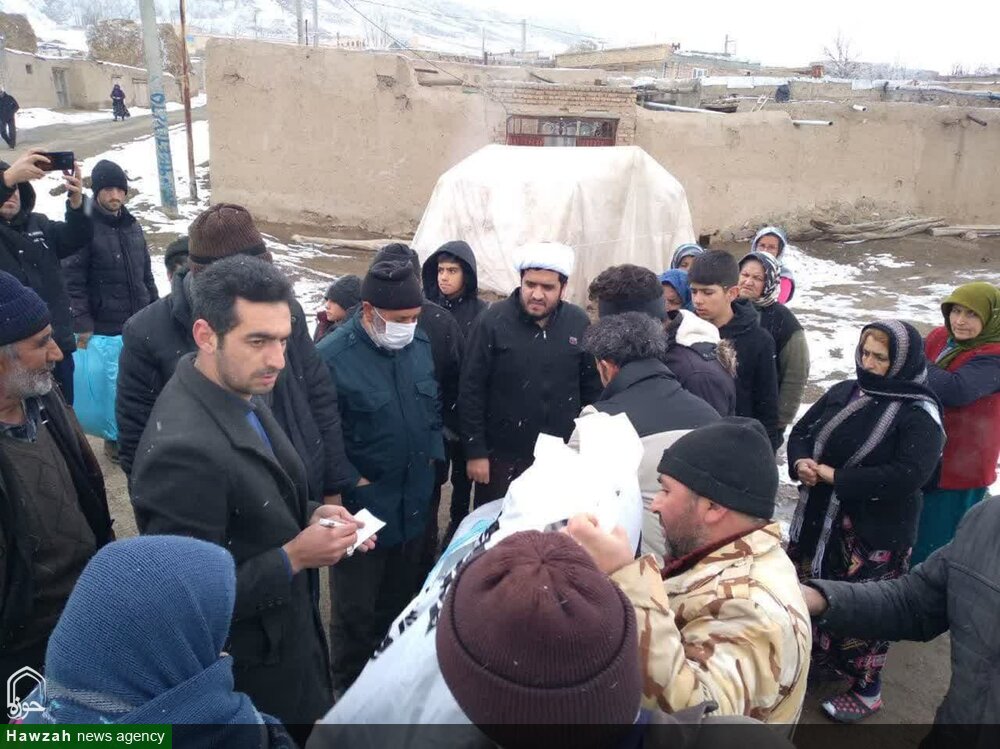 طلاب جوان را باید بخشی از راه حل دانست