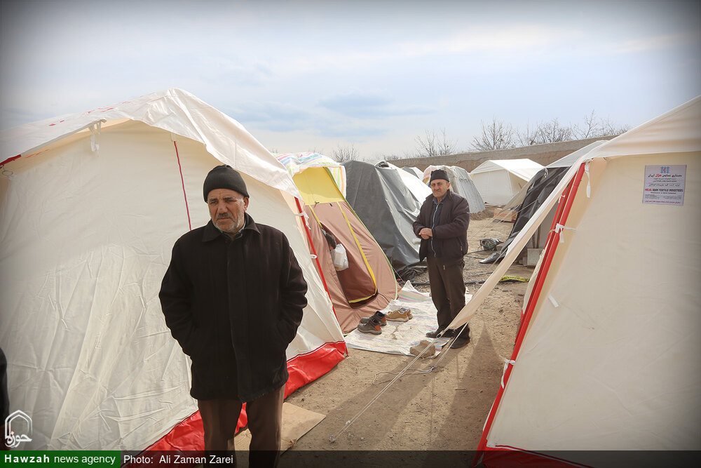 طلبهای که معتکف مخروبههای شهر خوی شد