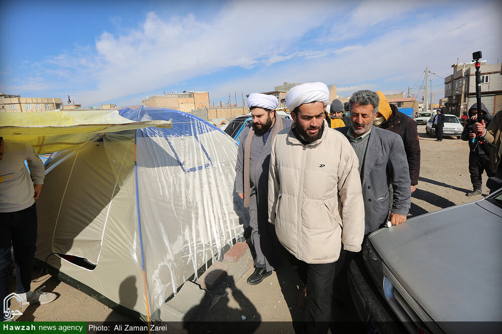 طلبهای که معتکف مخروبههای شهر خوی شد