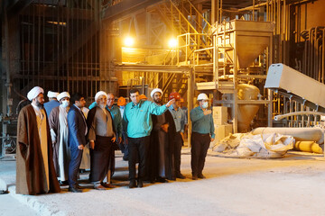 فیلم | بازدید عضو مجلس خبرگان رهبری  از خط تولید شرکت فولاد اکسین خوزستان