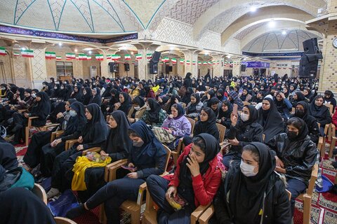 تصاویر / همایش استانی دختران انقلاب از سوی دفتر نماینده ولی فقیه در استان  قزوین