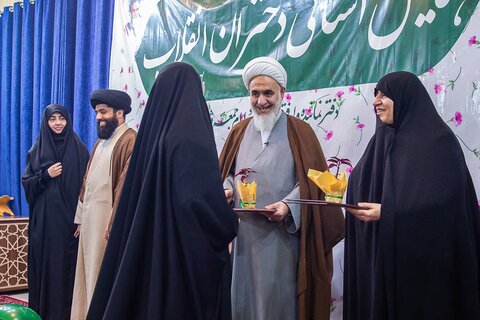 تصاویر / همایش استانی دختران انقلاب از سوی دفتر نماینده ولی فقیه در استان قزوین
