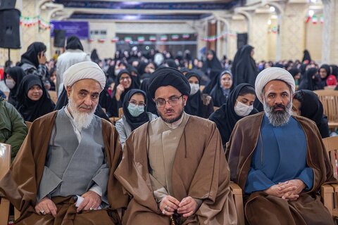 تصاویر / همایش استانی دختران انقلاب از سوی دفتر نماینده ولی فقیه در استان قزوین