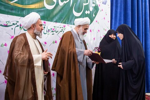تصاویر / همایش استانی دختران انقلاب از سوی دفتر نماینده ولی فقیه در استان قزوین