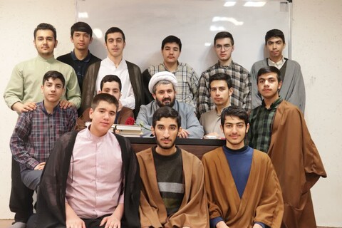 تصاویر/ تجلیل طلاب مدرسه علمیه امام خامنه ای ارومیه از اساتید