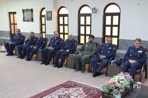 دیدار فرماندهان و جمعی از خلبانان پایگاه هوایی بوشهر با امام جمعه بوشهر