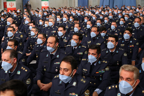 تصاویر/ دیدار جمعی از فرماندهان و کارکنان نیروی هوایی و نیروی پدافند هوایی ارتش با رهبر معظم انقلاب