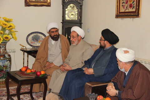 تصاویر / دیدار مدیر حوزه علمیه استان قزوین با روحانی مبارز سیاسی قبل از انقلاب اسلامی