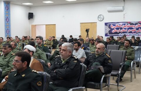 دیدار فرماندهان نظامی و انتظامی لرستان با نماینده ولی فقیه در استان