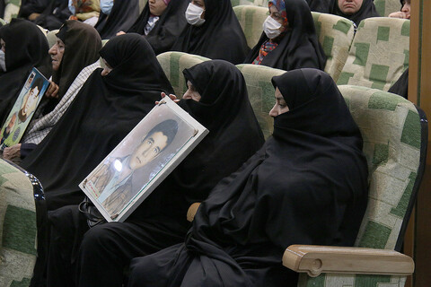 تصاویر/ تجلیل از مادران و همسران شهدای یزد