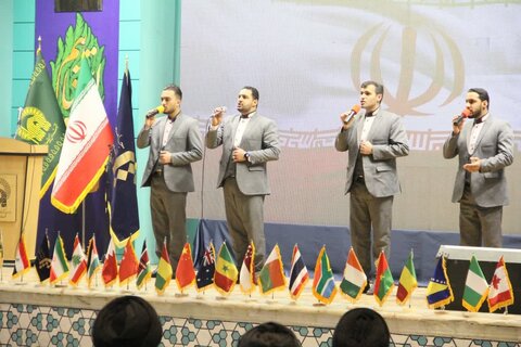 تصاویر گردهمایی بزرگ طلاب و دانشجویان غیر ایرانی در مشهد