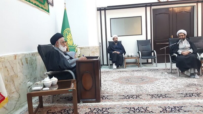 حفظ کیان زن و خانواده از وظایف سنگین حوزههای علمیه خواهران است/ نقش تأثیرگذار طلاب خواهر در عرصه های مختلف اجتماعی و حوادث غیرمترقبه