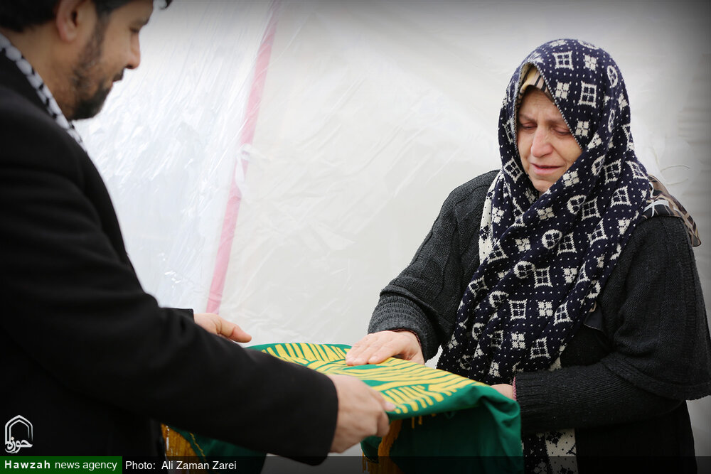 وقتی روحانیت شادی آفرین لحظههای غمناک مردم می شود...