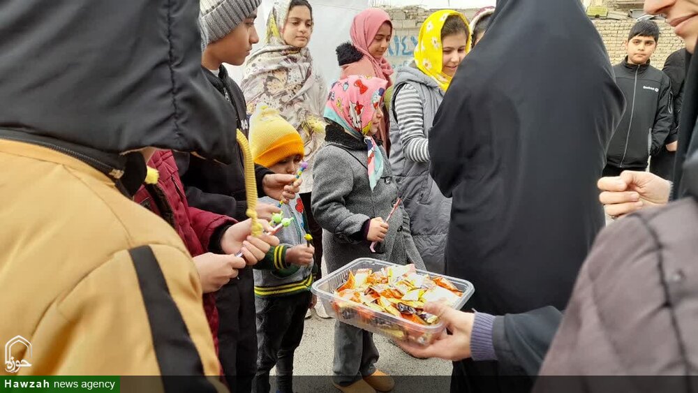 جشن دهه فجر در مناطق زلزله زده خوی