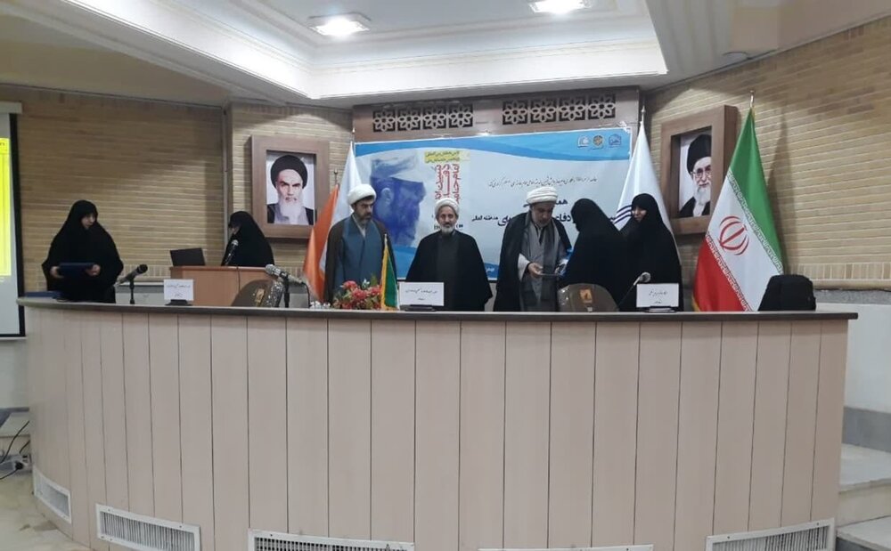 تجلیل از پژوهشگران جامعةالزهرا(س)  