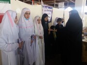 تصاویر/ فعالیت های فرهنگی مدرسه علمیه خواهران سراب در راهپیمایی ۲۲ بهمن