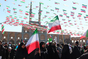 فیلم| گوشه‌هایی از حضور حماسی مردم یزد در ۲۲ بهمن