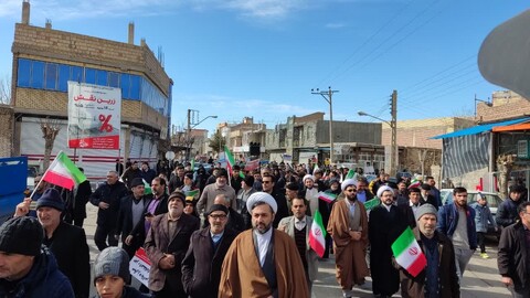 تصاویر/ حضور مردم شهرستان چهاربرج در راهپیمایی 22 بهمن ماه