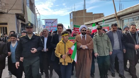 تصاویر/ حضور مردم شهرستان چهاربرج در راهپیمایی 22 بهمن ماه