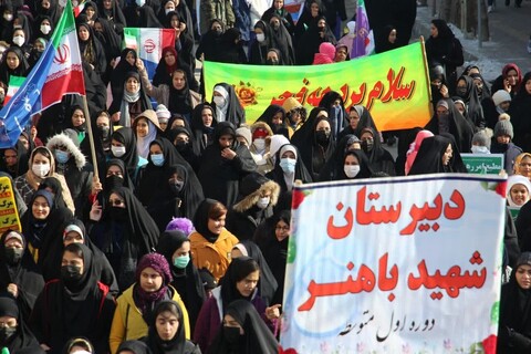 تصاویر/ حضور پرشور مردم شهرستان تکاب در راهپیمایی روز 22 بهمن