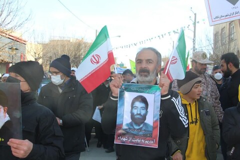 تصاویر/ حضور پرشور مردم شهرستان تکاب در راهپیمایی روز 22 بهمن