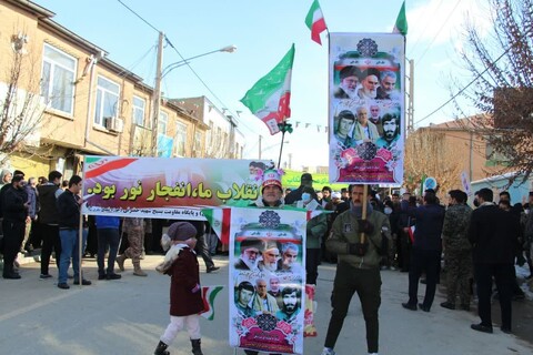 تصاویر/ حضور پرشور مردم شهرستان تکاب در راهپیمایی روز 22 بهمن