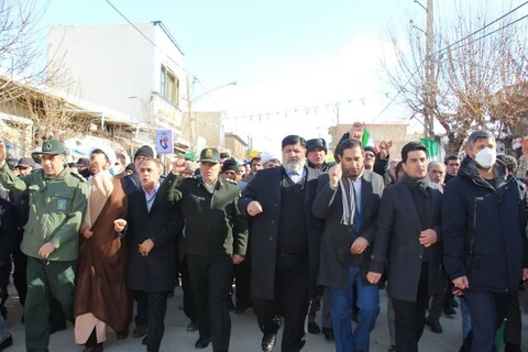 تصاویر/ حضور پرشور مردم شهرستان تکاب در راهپیمایی روز 22 بهمن