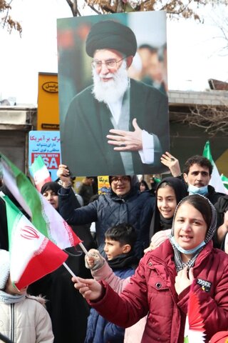 تصاویر / حضور باشکوه وبی نظیر مردم استان قزوین در راهپیمایی یوم الله 22 بهمن