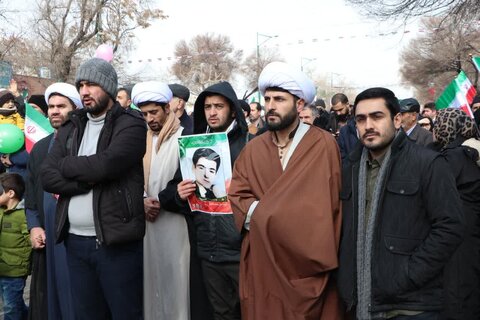 تصاویر / حضور باشکوه وبی نظیر مردم استان قزوین در راهپیمایی یوم الله 22 بهمن
