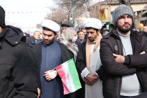 تصاویر / حضور باشکوه وبی نظیر مردم استان قزوین در راهپیمایی یوم الله 22 بهمن