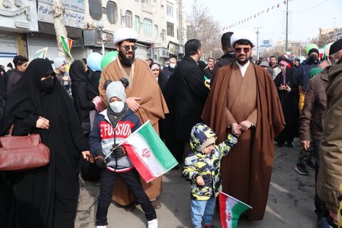 تصاویر / حضور باشکوه وبی  نظیر مردم استان قزوین در راهپیمایی یوم الله 22 بهمن