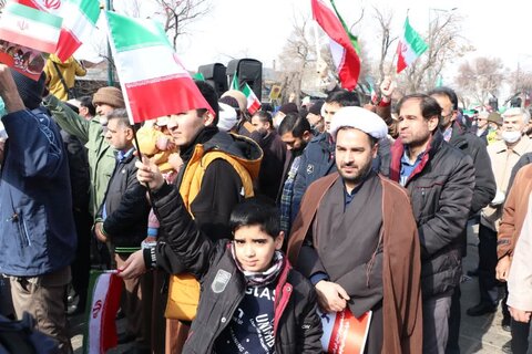 تصاویر / حضور باشکوه وبی نظیر مردم استان قزوین در راهپیمایی یوم الله 22 بهمن