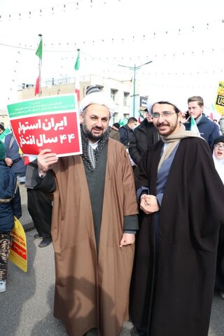 تصاویر / حضور باشکوه وبی نظیر مردم استان قزوین در راهپیمایی یوم الله 22 بهمن