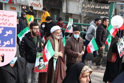 تصاویر / حضور باشکوه وبی نظیر مردم استان قزوین در راهپیمایی یوم الله 22 بهمن