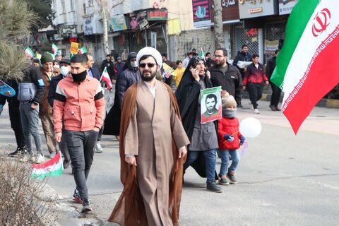 تصاویر / حضور باشکوه وبی نظیر مردم استان قزوین در راهپیمایی یوم الله 22 بهمن