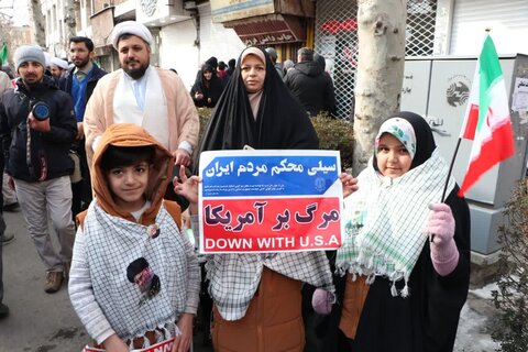 تصاویر / حضور باشکوه وبی نظیر مردم استان قزوین در راهپیمایی یوم الله 22 بهمن